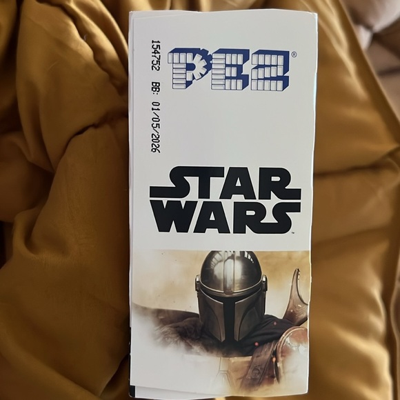 PEZ Candy Dispenser The Mandalorian & The Child - Picture 3 of 5